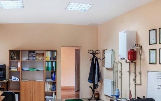 Продается административно-производственное помещение с готовым производством вешалок