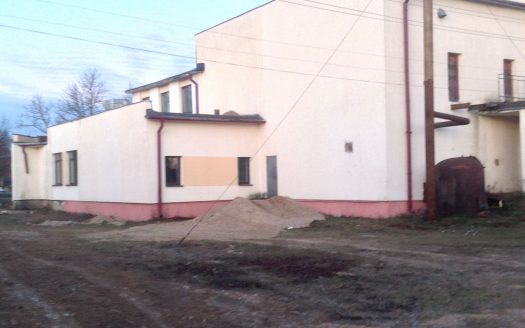 Продается здание под производство, склад и офис. Рядом находится горнолыжный центр «Силичи»